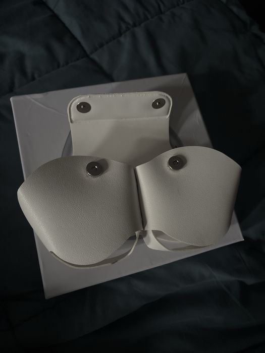 Airpods max сиви с подарък кожен протектор