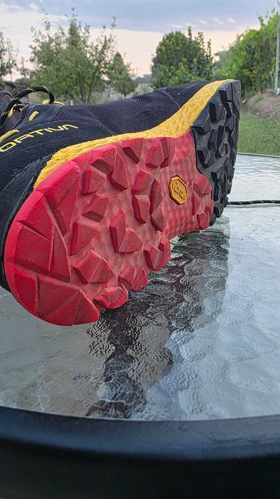 Обувки La Sportiva TX Guide