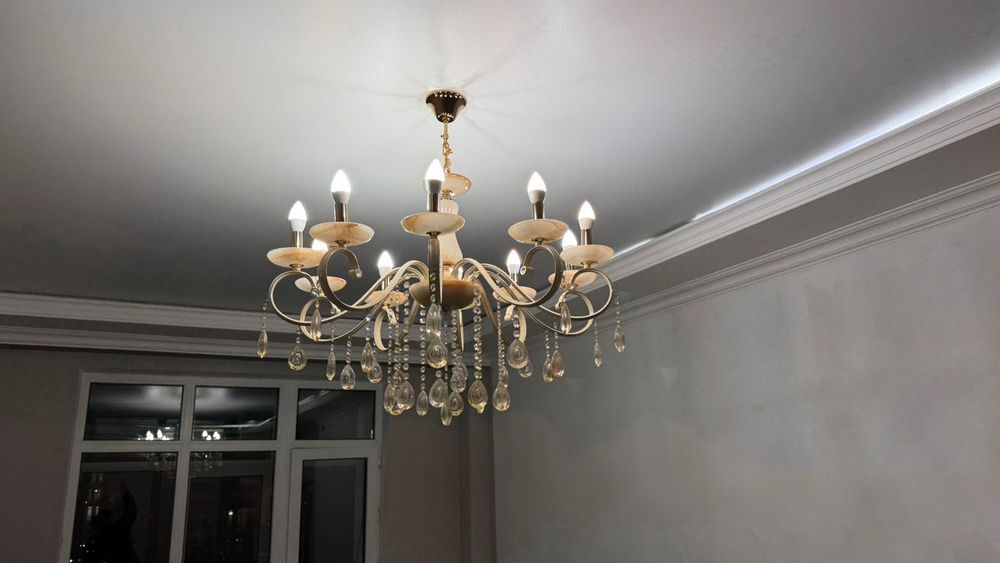 Продается шикарная люстра!