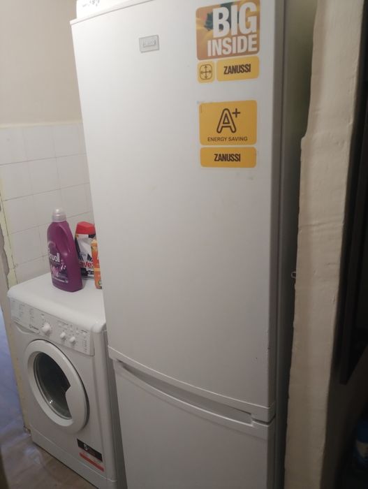 Продавам хладилник зануси