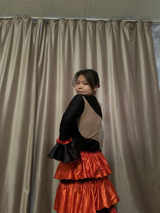 Срочно продаю Народные костюмы