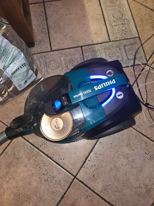 Прахосмукачка Phillips 7000 Series