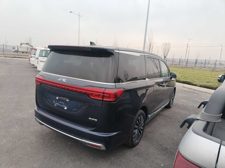 Jac RF8 minivan bissness