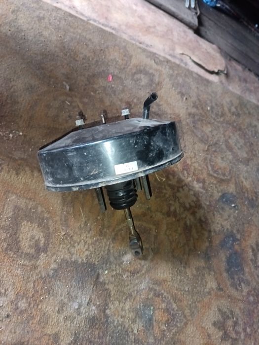 Продам вакуник от мазды 626