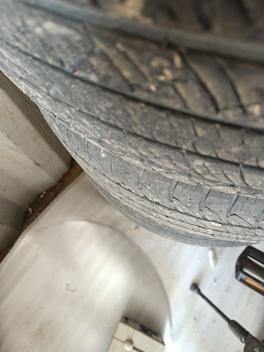 Резина летняя 245/55/19 очень б/у