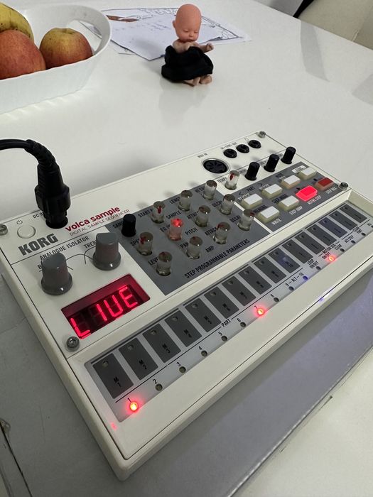 Korg Volca sample sampler