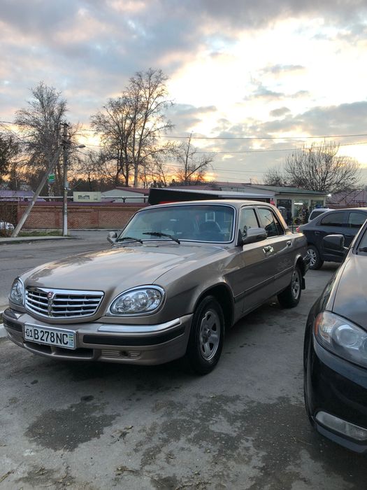 Автомобиль Волга газ 31105