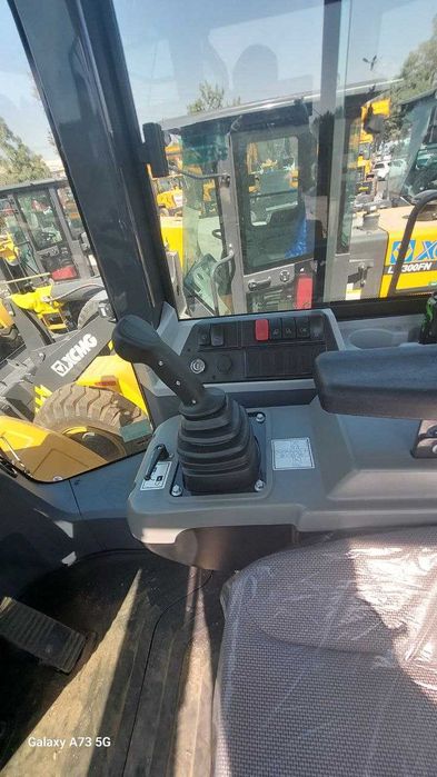 На складе !  Фронтальный погрузчик XCMG XC956 3,0 куба джойстик