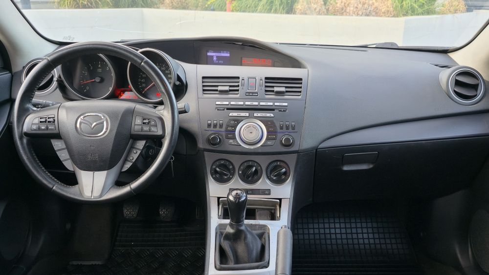 Mazda 3 ,benzina 1.6