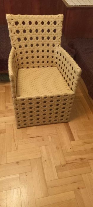 Продавам Офис стол и Плетен стол