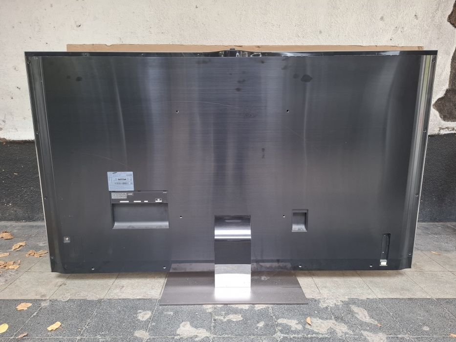 Продавам 65" 4K Ultra HD Smart телевизор Samsung UE65F9000SL