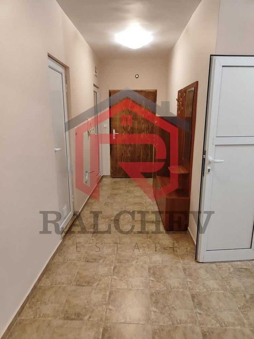 Дава се под наем Тристаен апартамент в Варна, Възраждане 3 - 110 кв.м за 698.19 € - Снимка #5