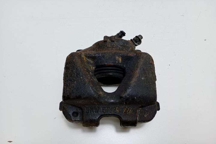 Etrier  dreapta fata x-drive BMW Seria 3 E90/E91/E92/E93