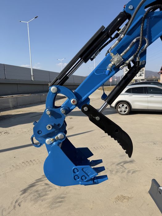 Miniexcavator RIPPA R10 Eco cu cabina si MOTOR KUBOTA