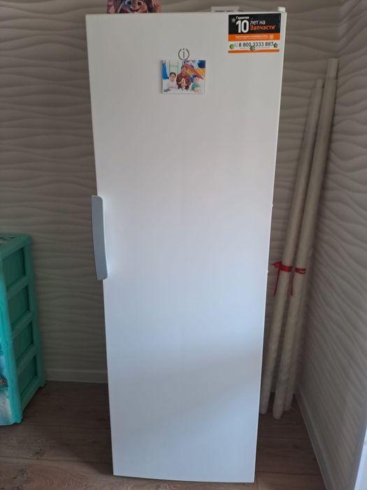 Продам морозильник