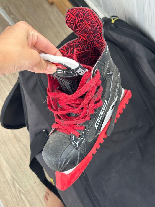 Продам амуницию для хоккея