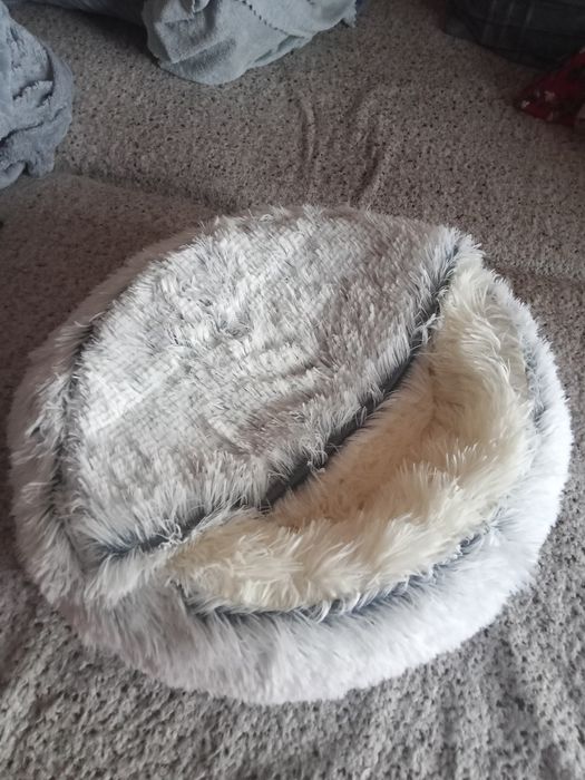 Лежанка для кошек и собак