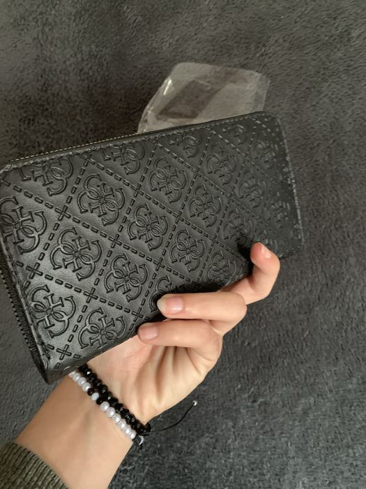 Portofel GUESS? for Women - OFERTĂ DOAR 49 RON