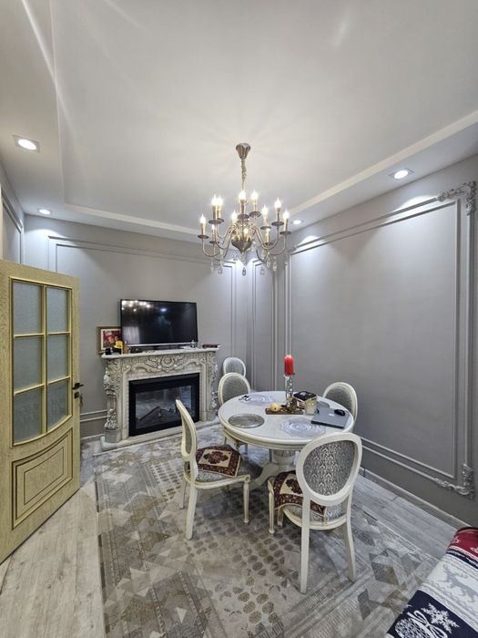 Садётся Евро Дом 5 Комнат М.Горький Буюк Ипак Йули Школа Дипломат