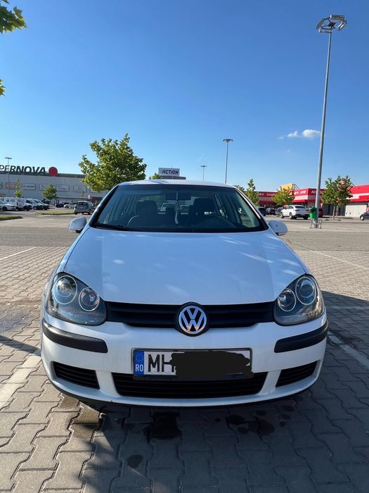 Vând Volkswagen Golf 5