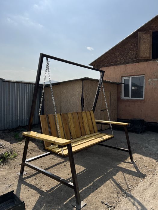 Качеля металическая дерево