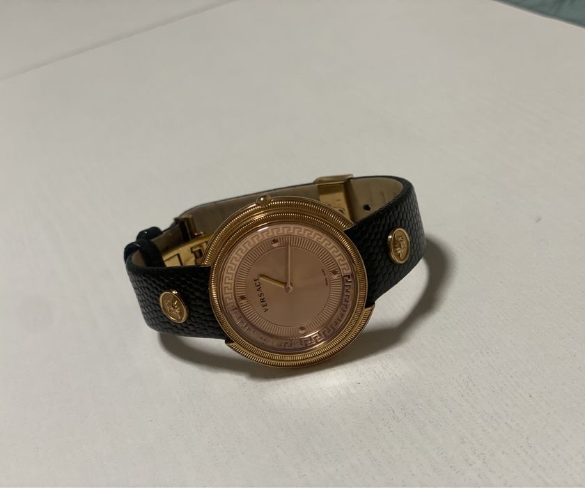 Наручные часы Версаче