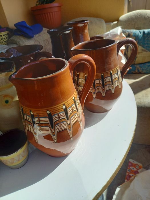 Стари глинени и стъклени съдове