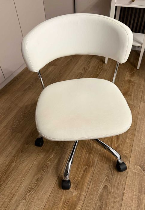 Birou si scaun alb ABBETVED JYSK