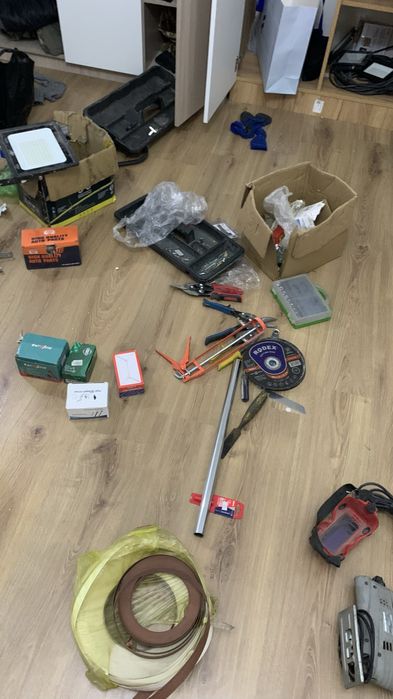 Осы заттар сатылады бағасын келісеміз