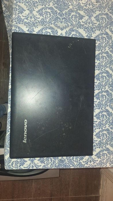 Vand laptopuri 4 lenovo iar unul terra