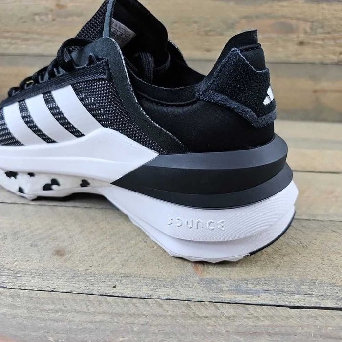 ПРОМОЦИЯТА важи до 25.05.2026 г. - НОВИ маратонки adidas Avryn X