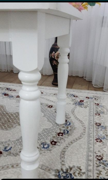 Стол белый 1,5,*0,8м