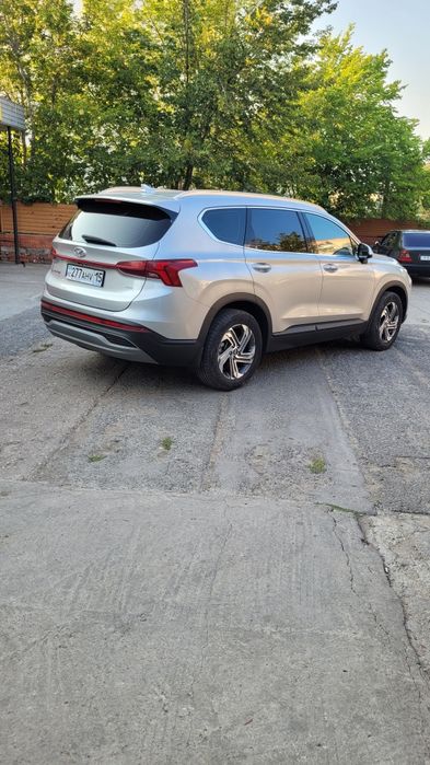 Автомобиль Санта Фе.