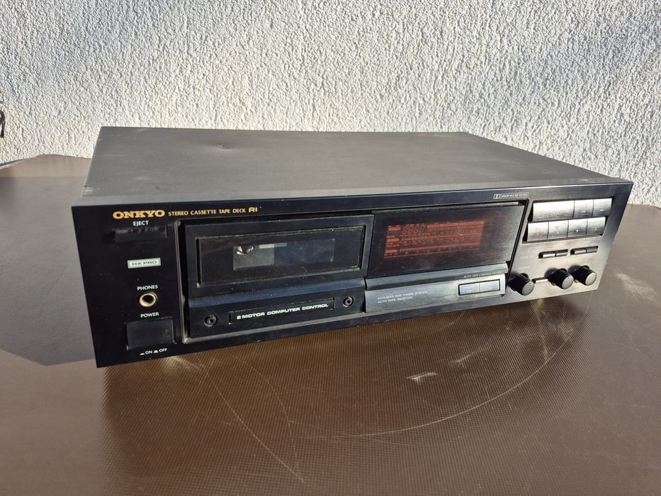 Vând Stereo casete tape Deck R1 marca ONKYO model TA 2630