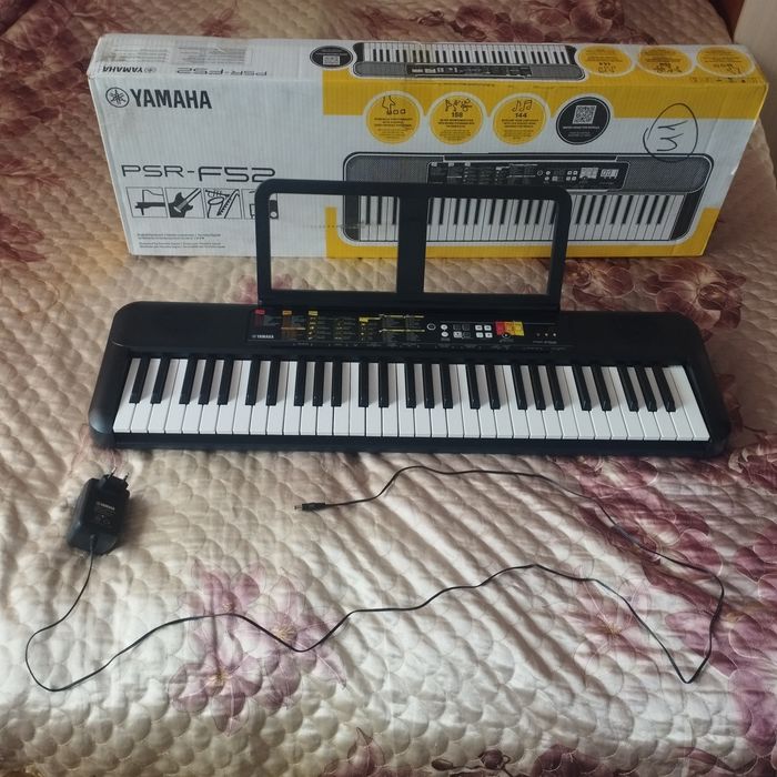 Синтезатор YAMAHA PSR-F52