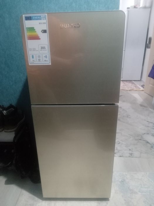 Холодильник с морозильная