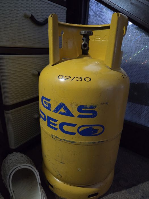 Butelie galbena cu guler stare impecabila goala