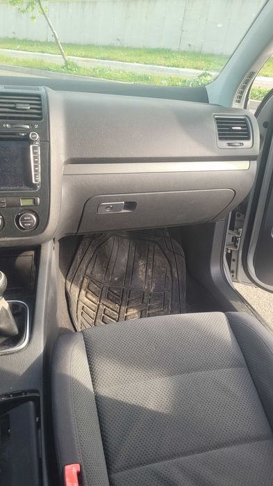Golf 5 1.6 mpi anul 2005