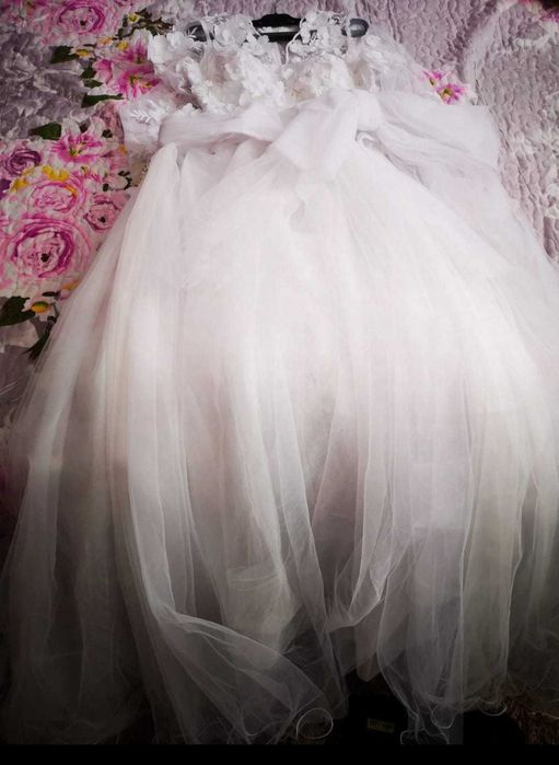 Rochie alba superba, mas M, pentru ocazii speciale