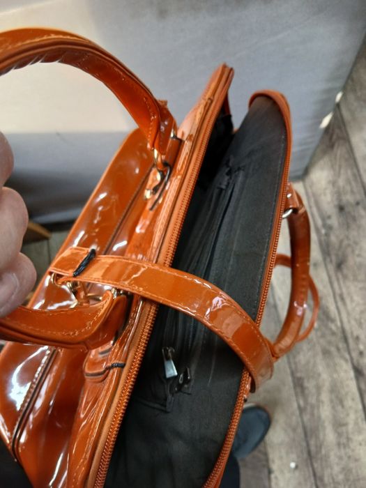 Продам женскую сумочку.