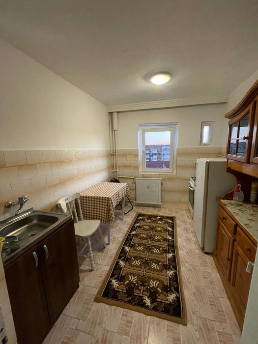 Vând apartament 2 camere confort.1 decomandat etaj 4  ,apartamentul are deja gaz în apartament.