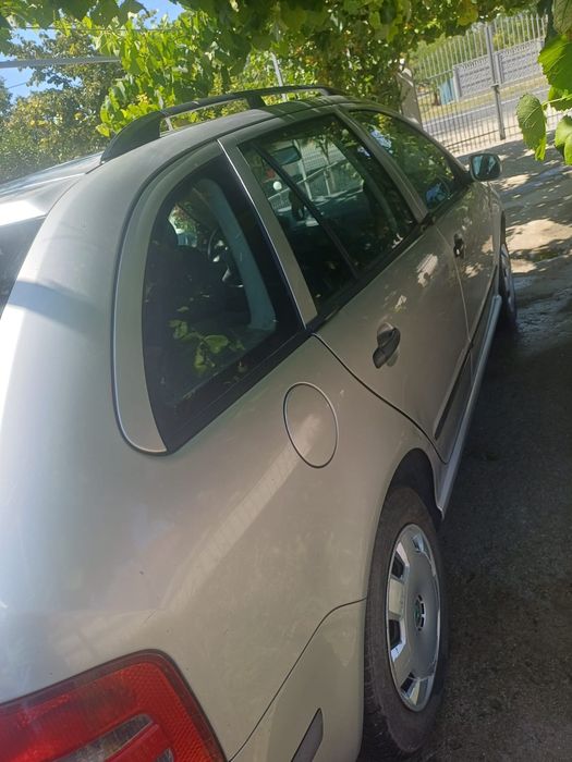 SKODA Fabia 2002 — imagine 3