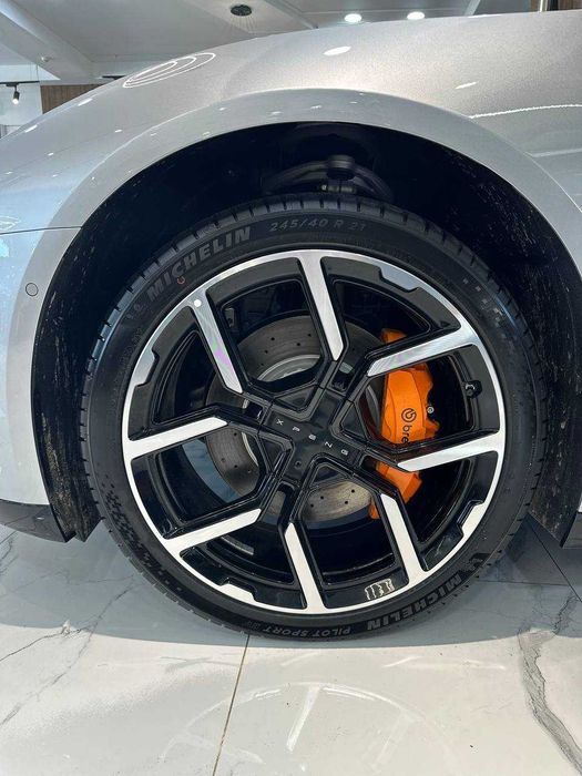 XPENG P7 Next 750 km Rasmiy Kafolat bilan 3 yil 100.000 km