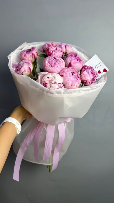 Пионы, розы, гортензии