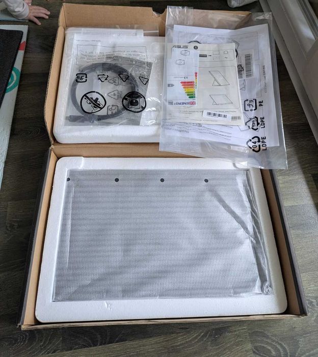 Monitor Portabil ASUS ZenScreen 15.6" FullHD (USB-C) - Stare ca Nou