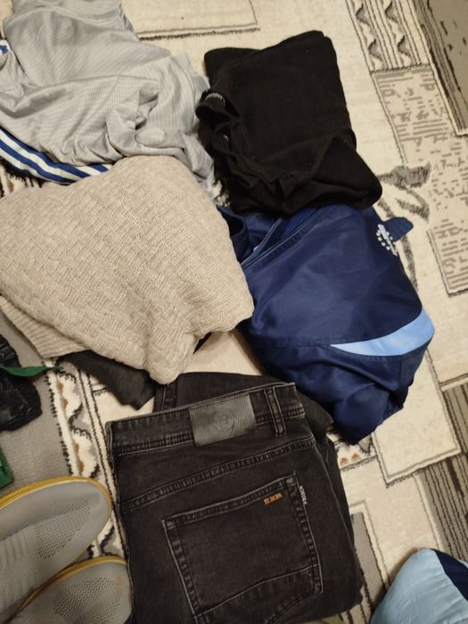 Женские и мужские вещи все за банана