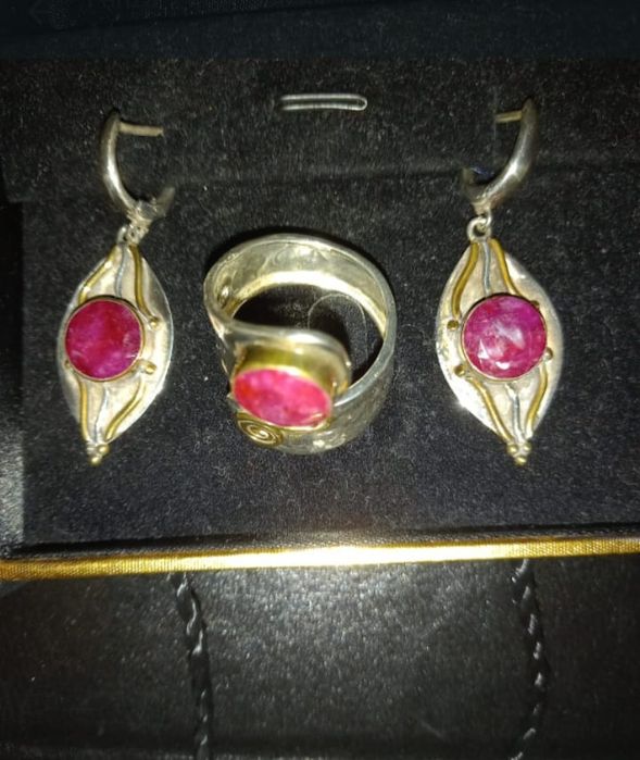 Продается серебряный набор 925 пробы