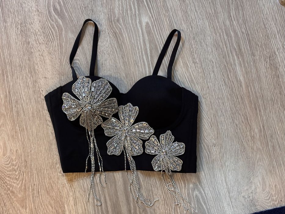 Top elegant cu strasuri