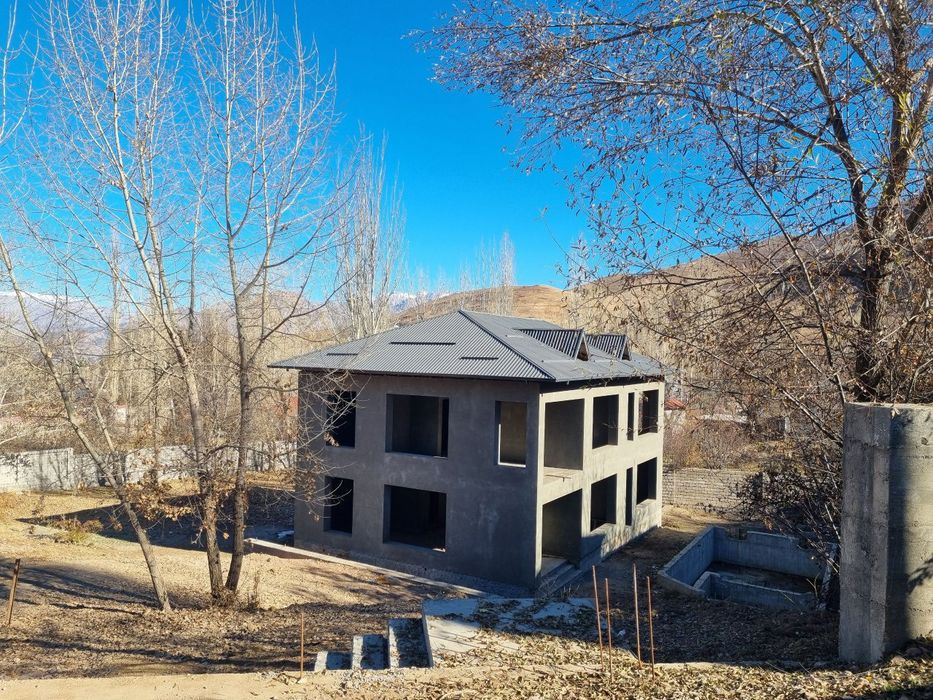 Чимган тог багрида дача сотилади