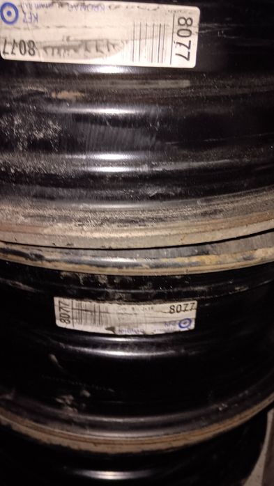 Стоманени джанти 5х114.3 15" заедно с тасовете